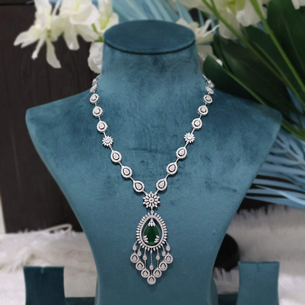 Round Brilliant Shape Lab Grown Diamond Bridal Necklace 