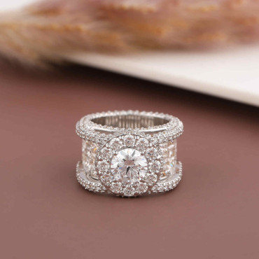Princess Crown Lab grown Diamond Ring - 18kt Gold