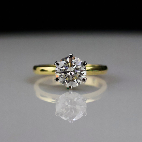 Solitaire Round Brilliant Cut Lab Grown Diamond Ring 