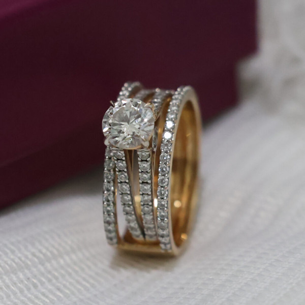 Round Brilliant Cut Lab Grown Diamond Wedding Ring