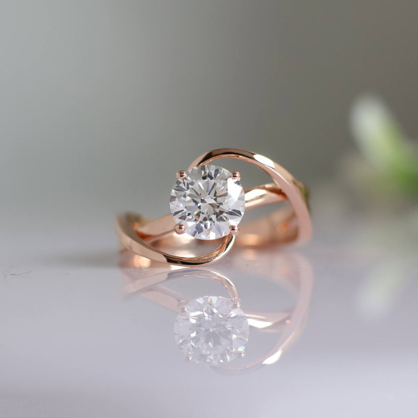Round Cut Diamond Twisted Engagement Ring Rose Gold Diamond Ring 